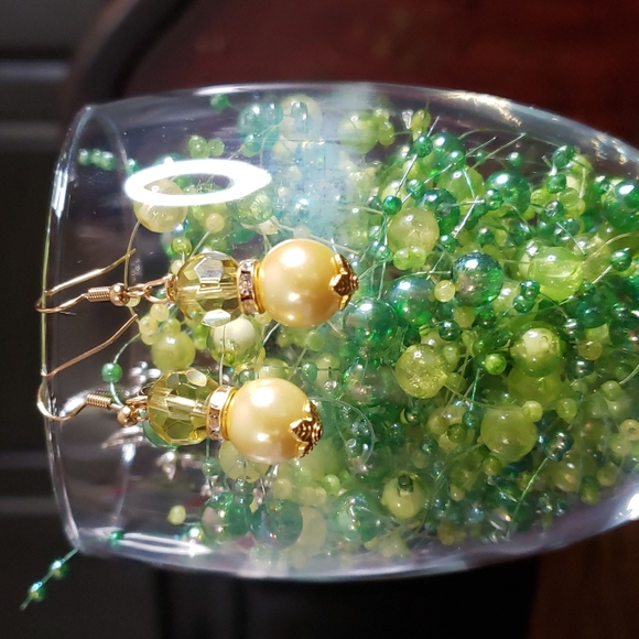 Earrings - Picture 1 of 1